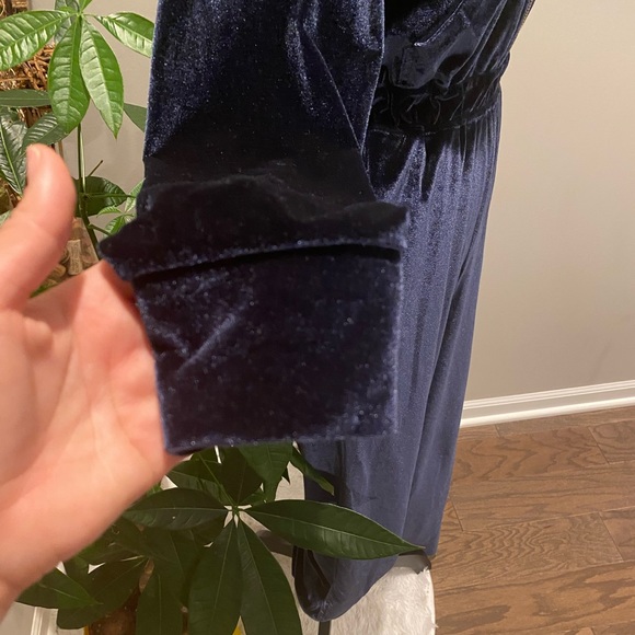 ✨Fabletics (NWOT) Velour Jumpsuit Size XS✨ - Picture 5 of 8